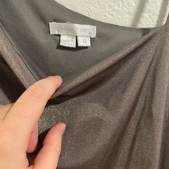 London Times Metallic Silver and Gold Stretchy Formal Dress Size 12 - Picture 2 of 7